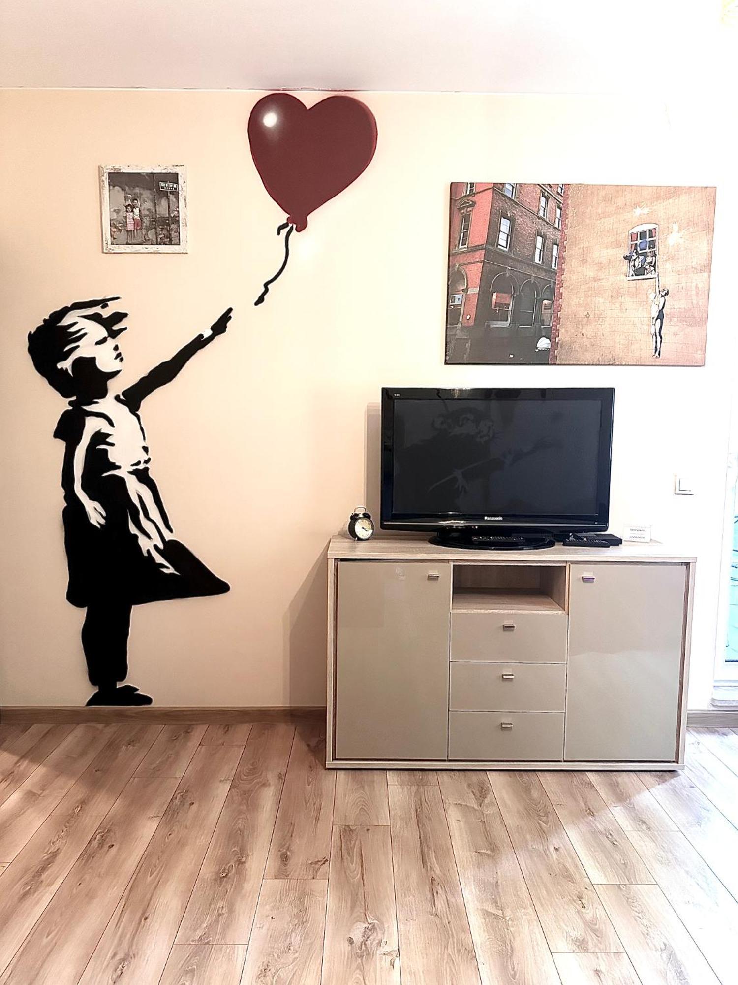 "Banksy" Art Apartamento Varsóvia Exterior foto